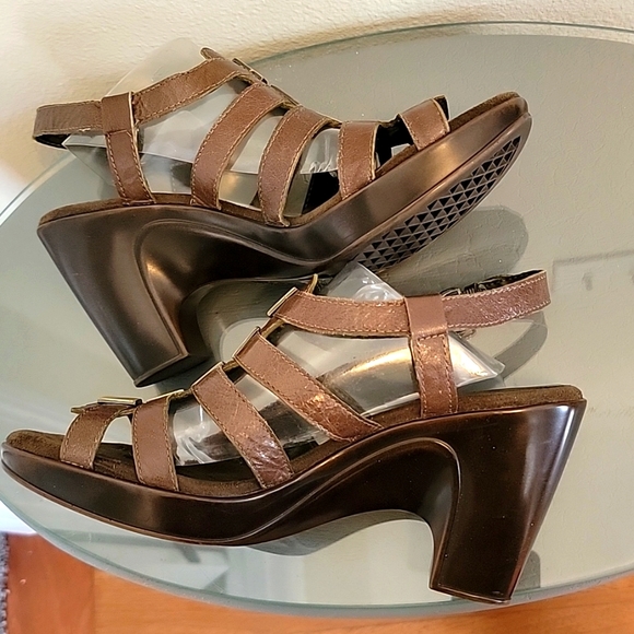 Aerosols Strappy Sandal - Picture 4 of 7